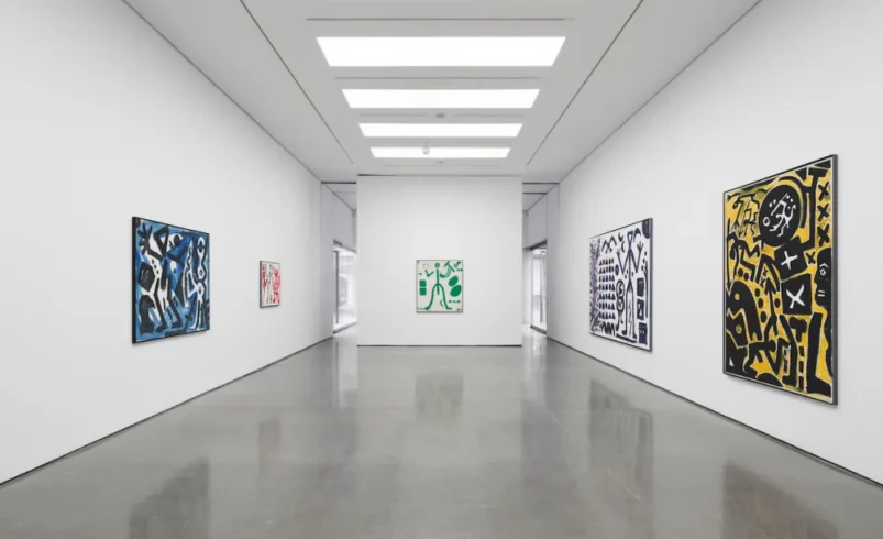 London’s White Cube Axes Nearly 40 Monitors and Replaces Them with Security Guards