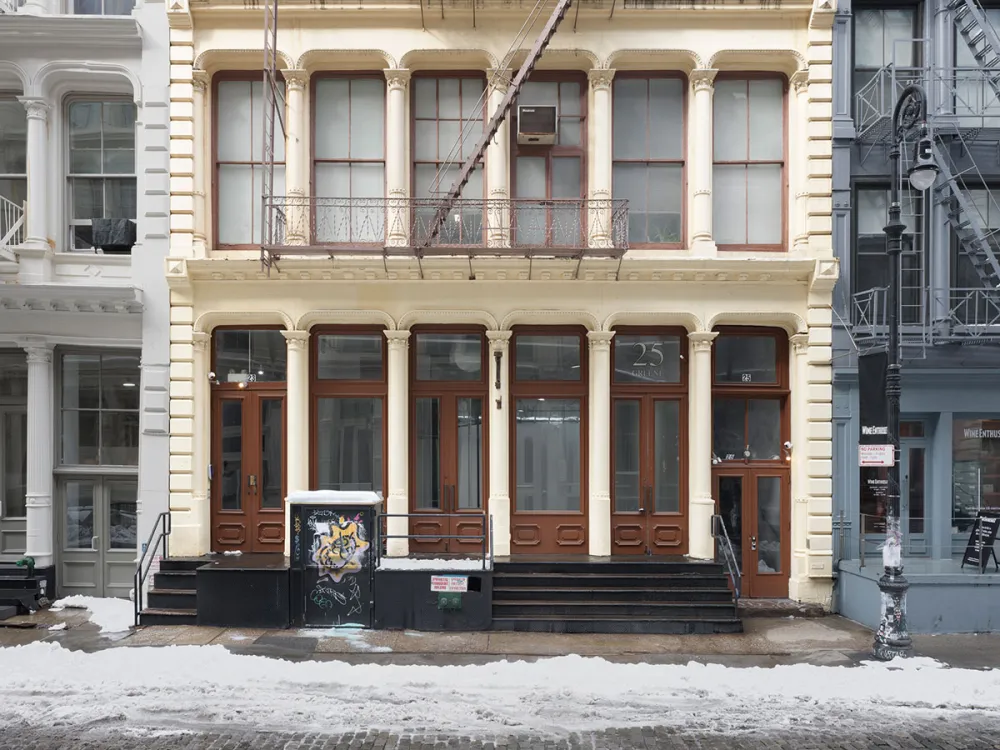 Longtime Chelsea Gallery Garth Greenan to Relocate Downtown This Fall